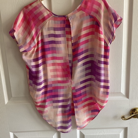 Parker NWOT 100% silk chiffon, geometric patterned blouse. Size S. - Picture 2 of 6